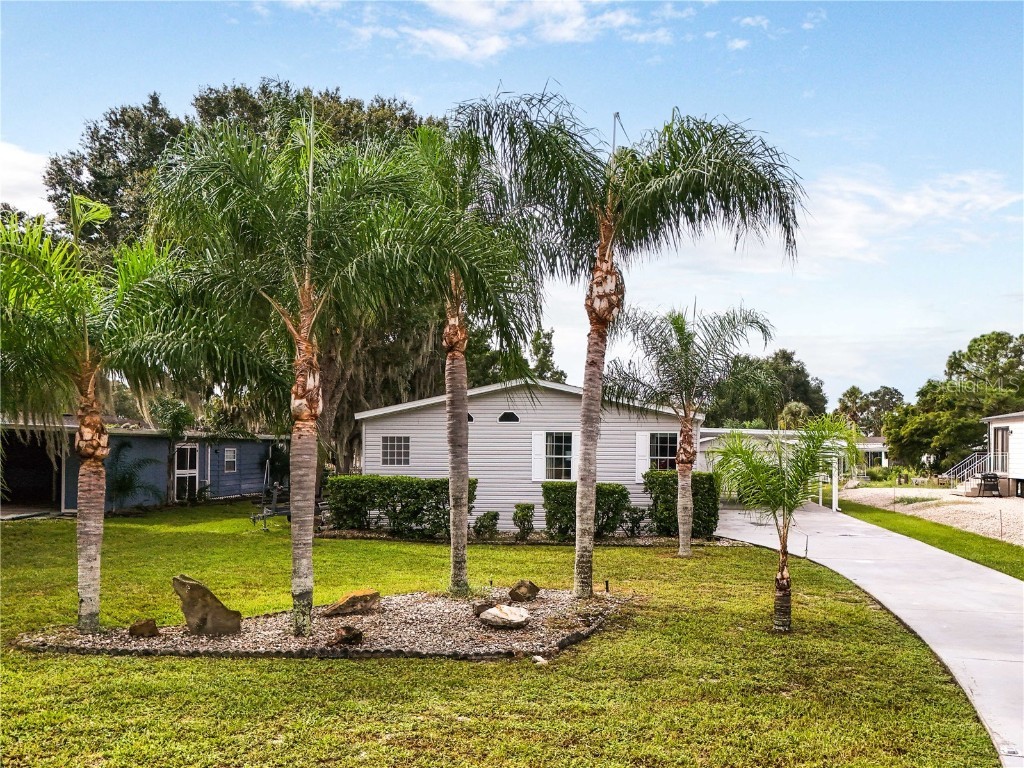 35247 Harbor Shores Road Leesburg FL 34788 - CANAL TO LAKE EUSTIS G5101833 image1