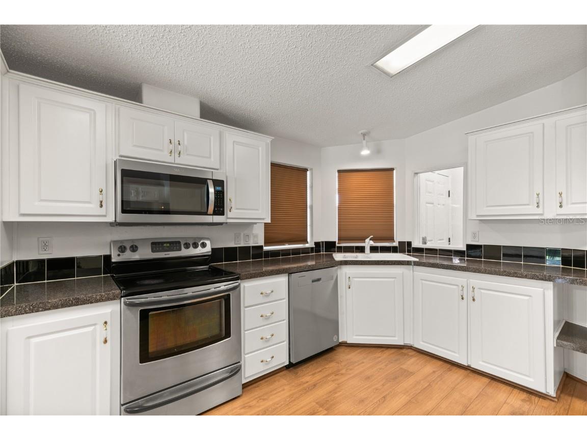 35247 Harbor Shores Road Leesburg FL 34788 - CANAL TO LAKE EUSTIS G5101833 image12