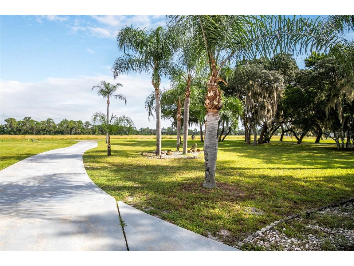 35247 Harbor Shores Road Leesburg FL 34788 - CANAL TO LAKE EUSTIS G5101833 image2