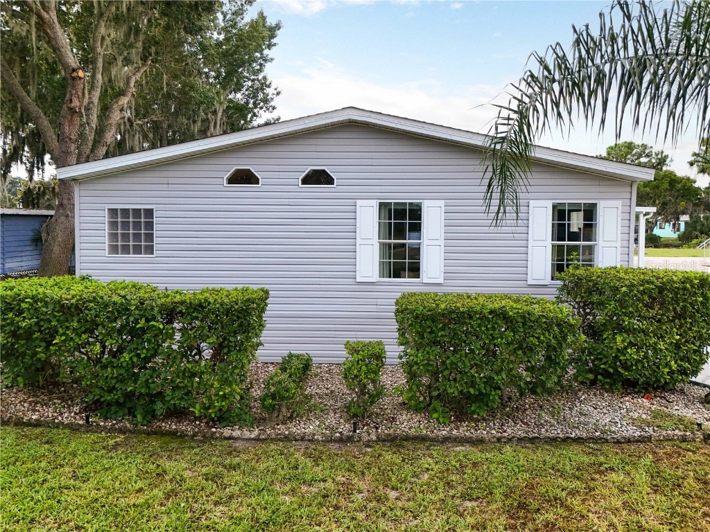 35247 Harbor Shores Road Leesburg FL 34788 - CANAL TO LAKE EUSTIS G5101833 image5