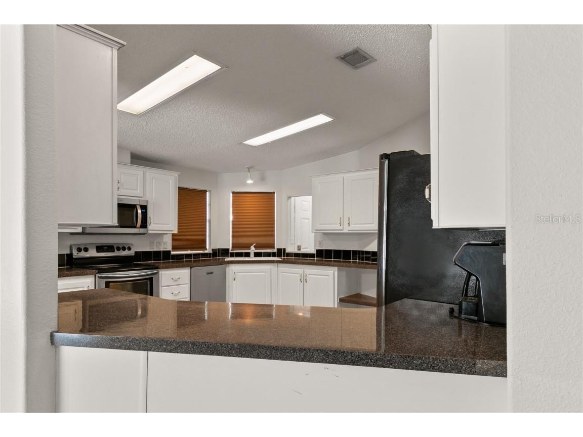 35247 Harbor Shores Road Leesburg FL 34788 - CANAL TO LAKE EUSTIS G5101833 image9