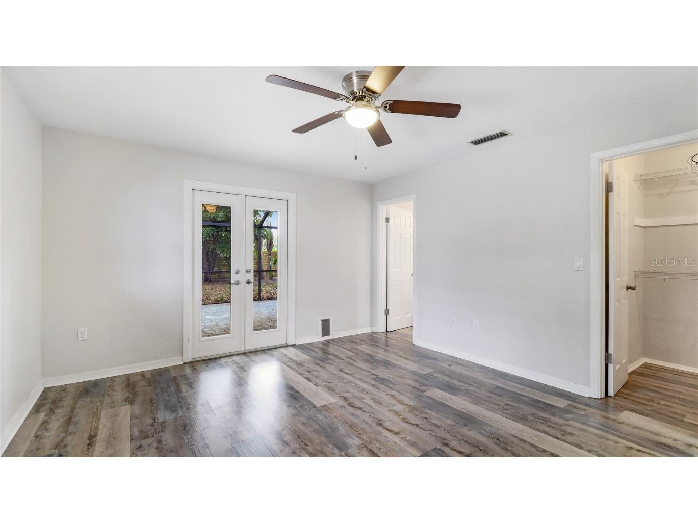 3525 Riviera Drive Sarasota FL 34232 A4656013 image13