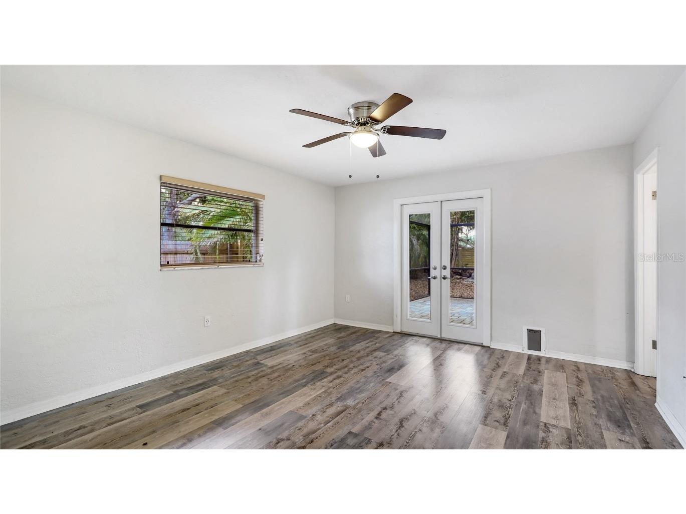 3525 Riviera Drive Sarasota FL 34232 A4656013 image14