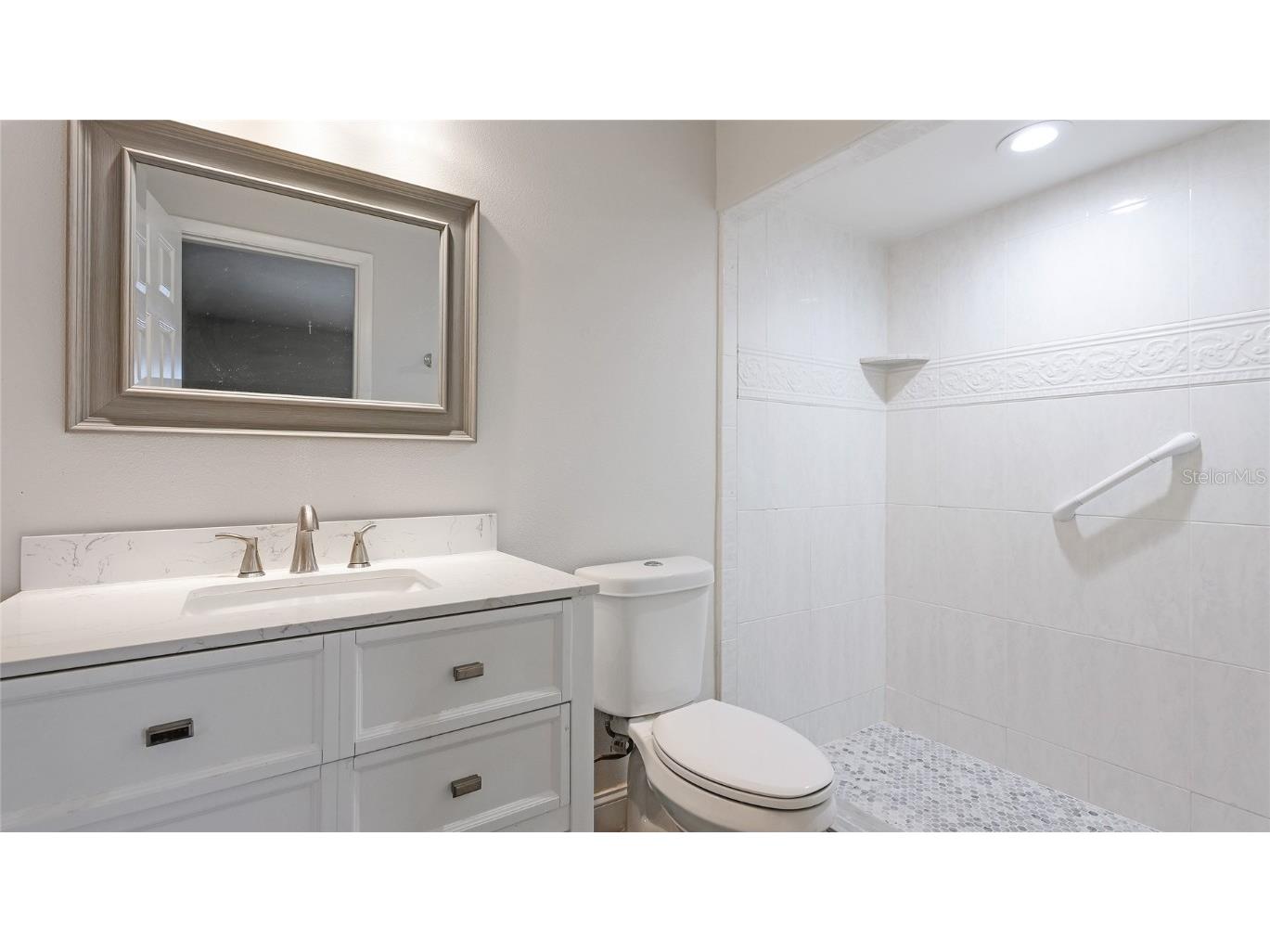 3525 Riviera Drive Sarasota FL 34232 A4656013 image15