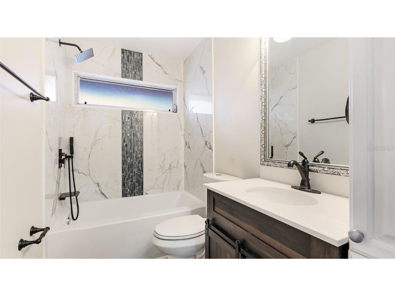 3525 Riviera Drive Sarasota FL 34232 A4656013 image19