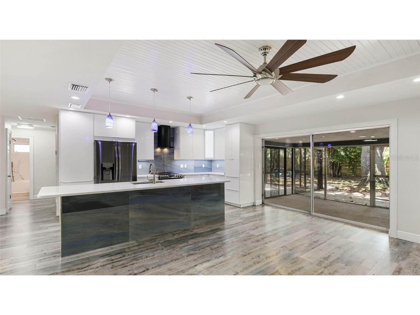 3525 Riviera Drive Sarasota FL 34232 A4656013 image6