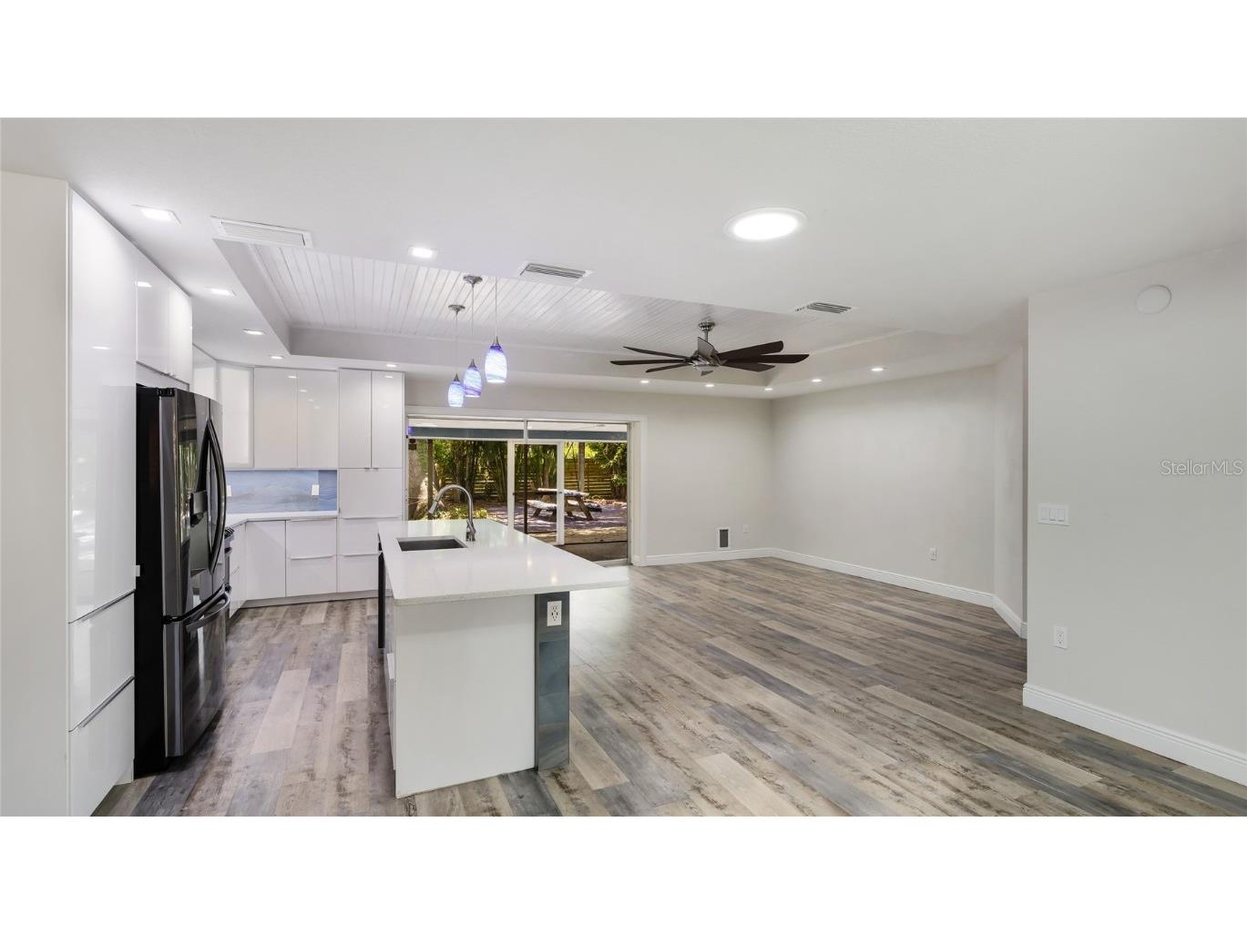 3525 Riviera Drive Sarasota FL 34232 A4656013 image8