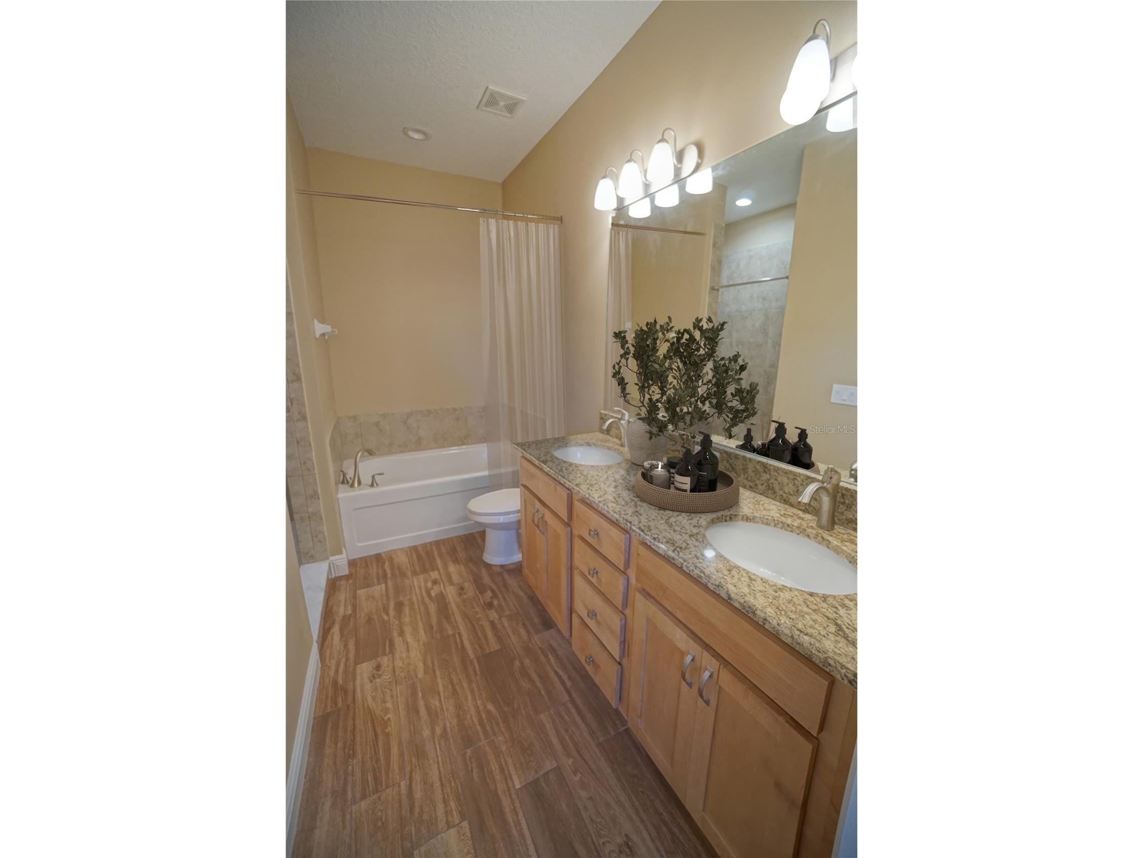 3525 W Ballast Point Boulevard Tampa FL 33611 TB8475457 image7