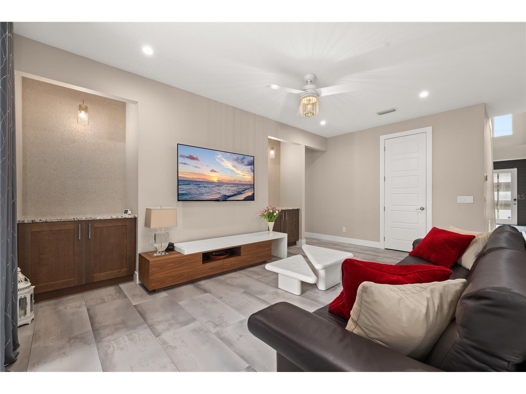 3526 E Crystal Lake Avenue Orlando FL 32806 O6407270 image14