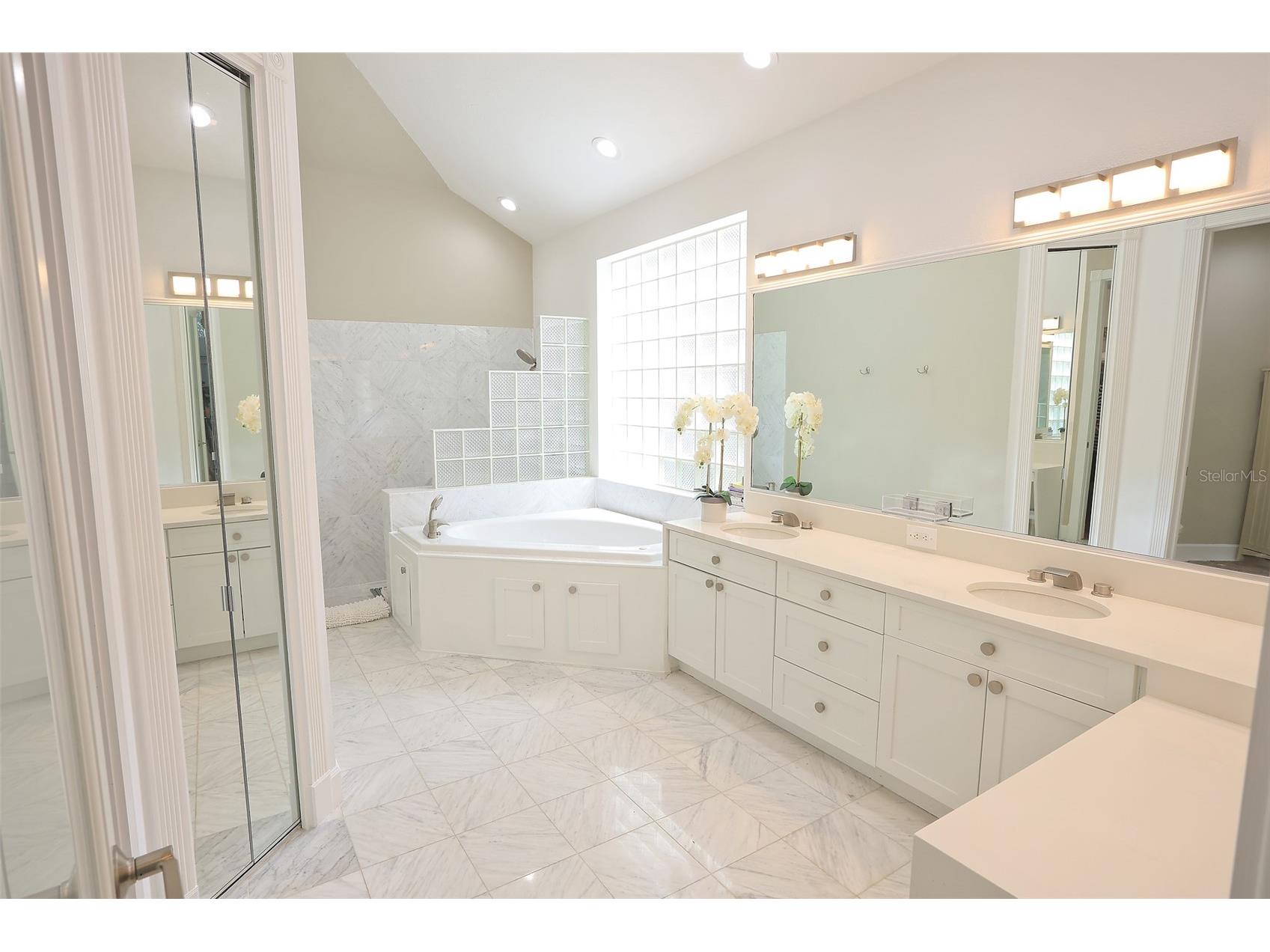 3527 Fair Oaks Lane Longboat Key FL 34228 A4694532 image25