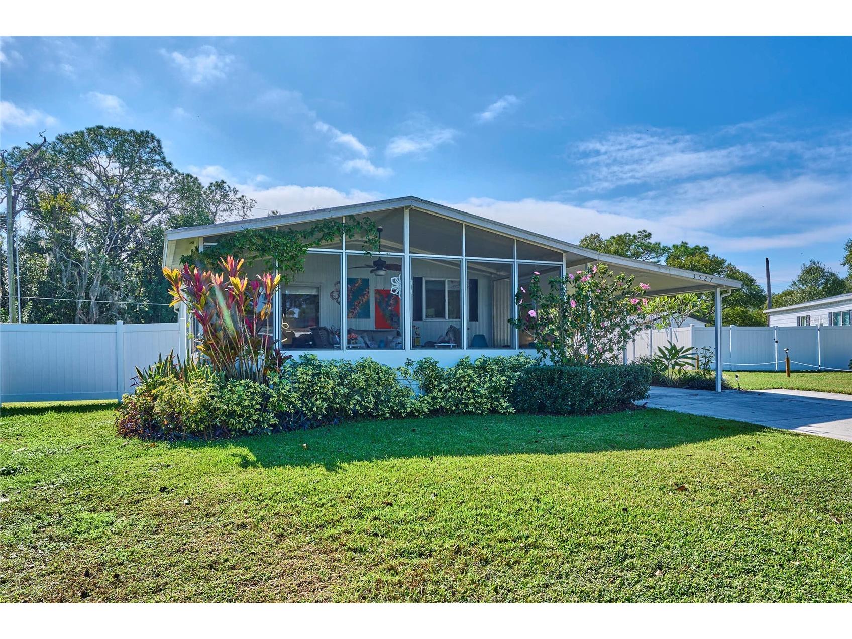 3527 Lazy Lake Drive S Lakeland FL 33801 P4937343 image1