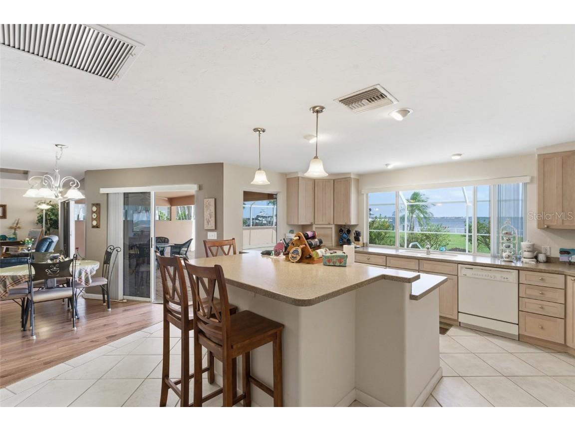 3527 SE 22nd Place Cape Coral FL 33904 - CALOOSAHATCHEE RIVER TB8447641 image15