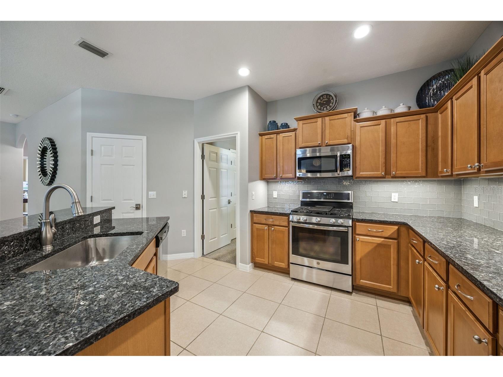 3528 Berkshire Woods Terrace Deltona FL 32725 O6423257 image19