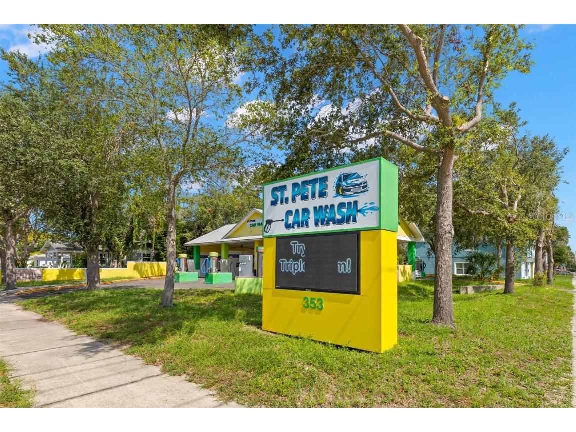 353 49th Street S Saint Petersburg FL 33707 U8209781 image1
