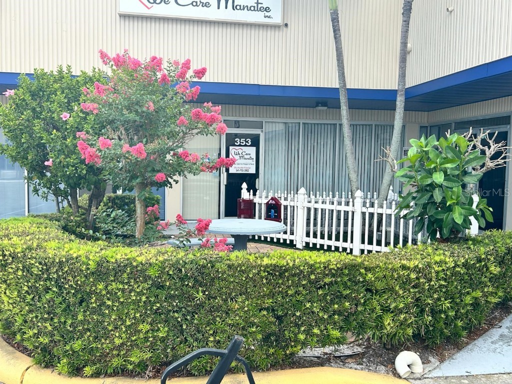 353 6th Avenue W Bradenton FL 34205 A4661874 image1