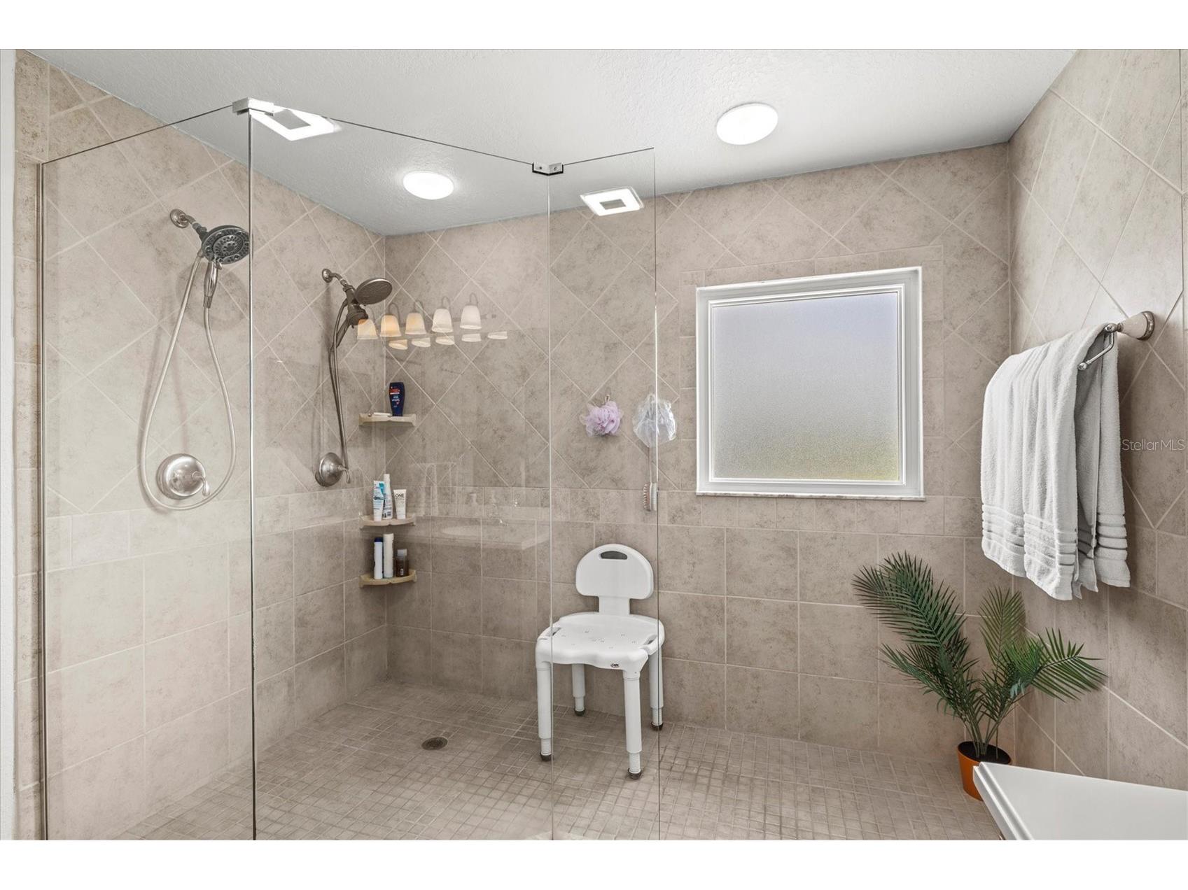 353 Beacon Harbour Loop Bradenton FL 34212 A4693733 image37