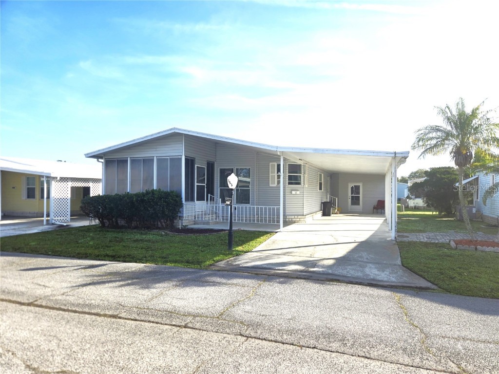 353 Melbourn Drive Haines City FL 33844 - LAKE HENRY P4937276 image1