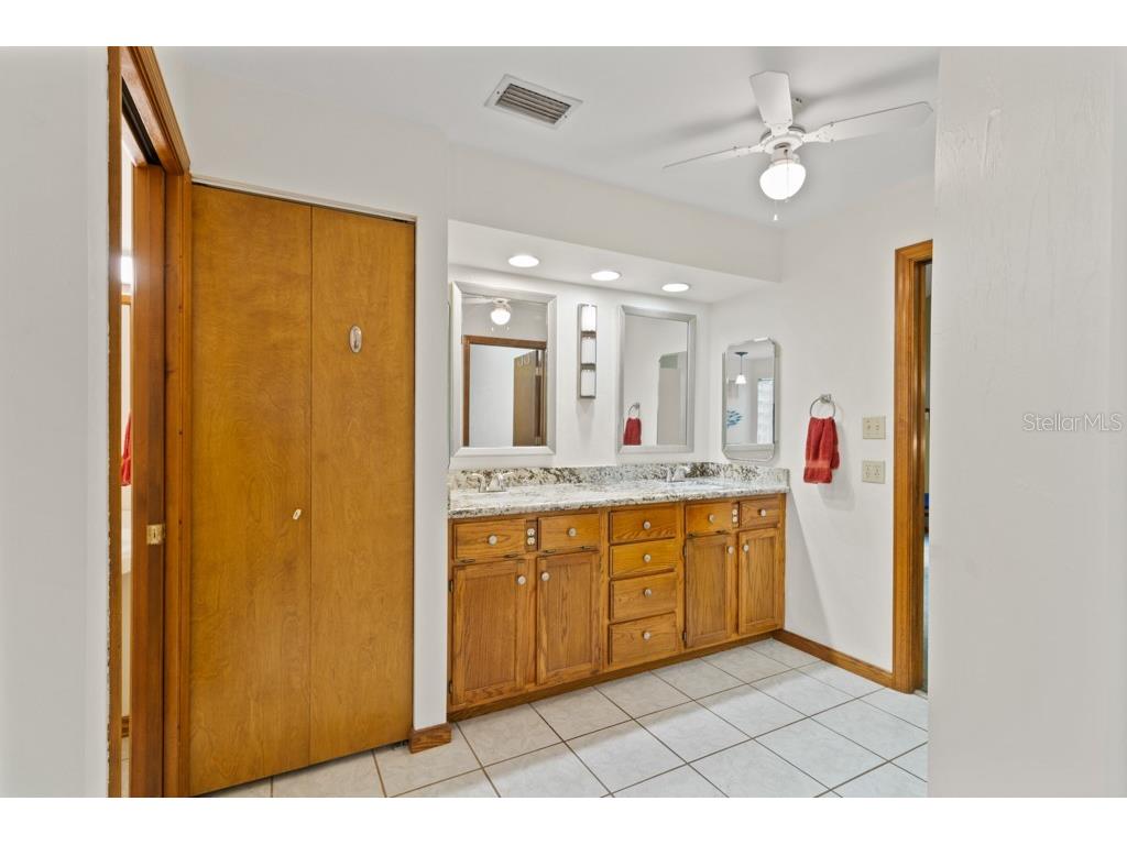 353 NW 3 Avenue Micanopy FL 32667 GC535143 image40