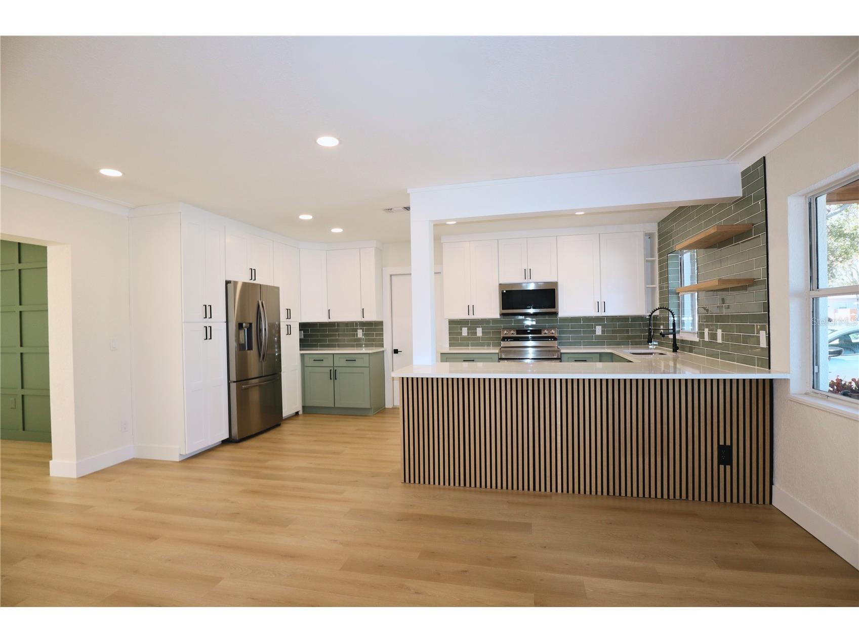 3530 25th Avenue N Saint Petersburg FL 33713 TB8458007 image4