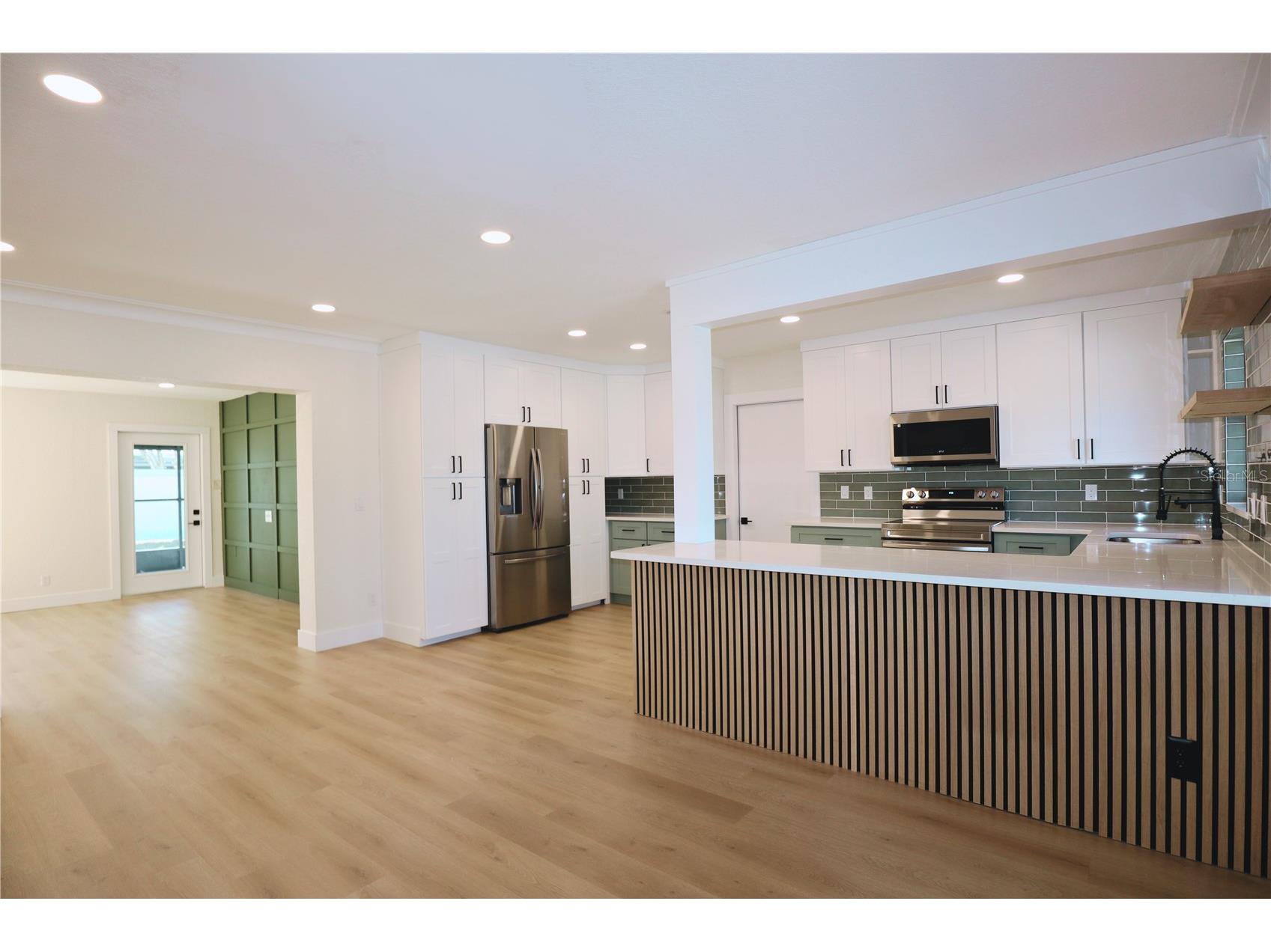 3530 25th Avenue N Saint Petersburg FL 33713 TB8458007 image7