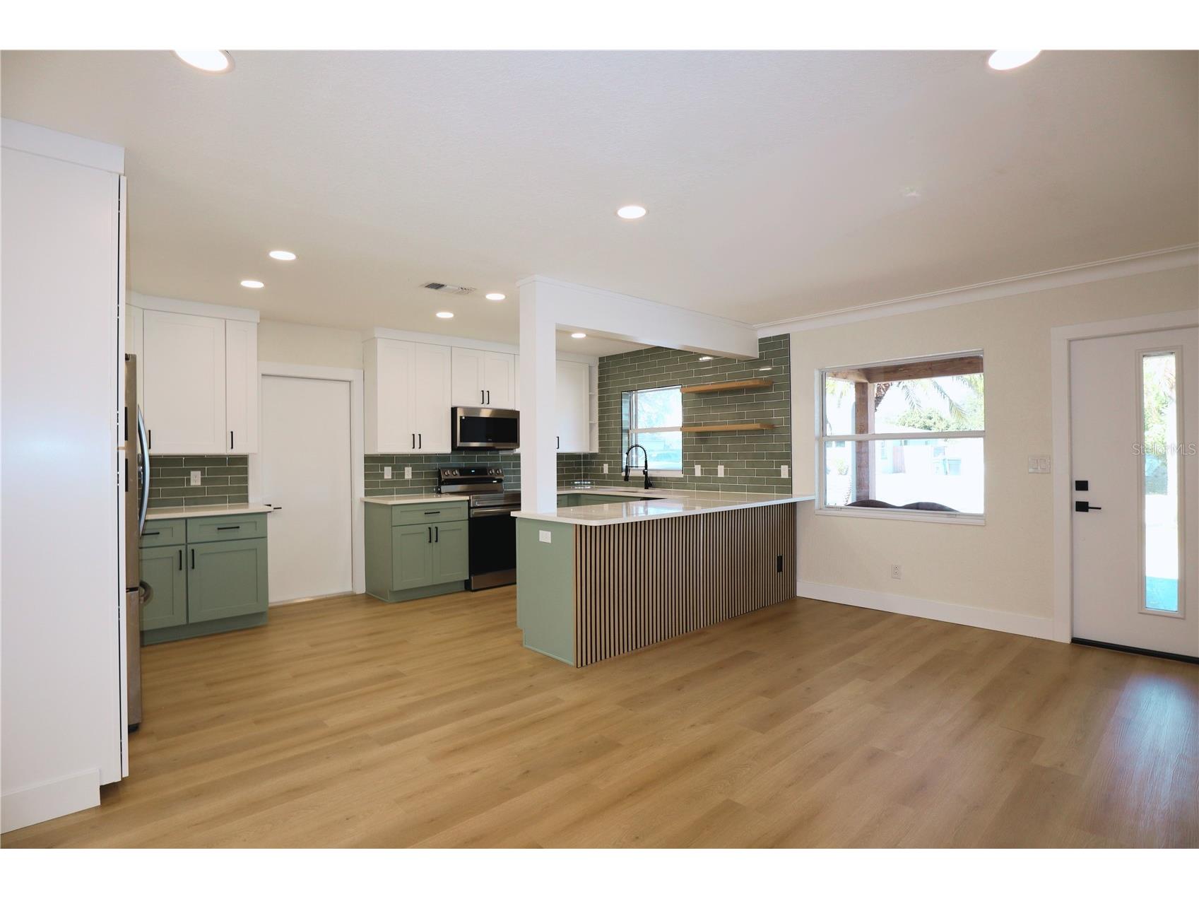 3530 25th Avenue N Saint Petersburg FL 33713 TB8458007 image8