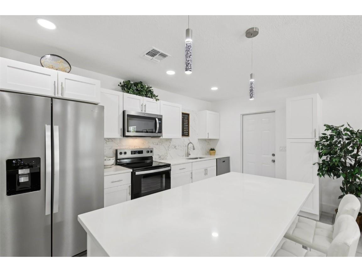 3530 Goodrich Avenue Sarasota FL 34234 A4667097 image12