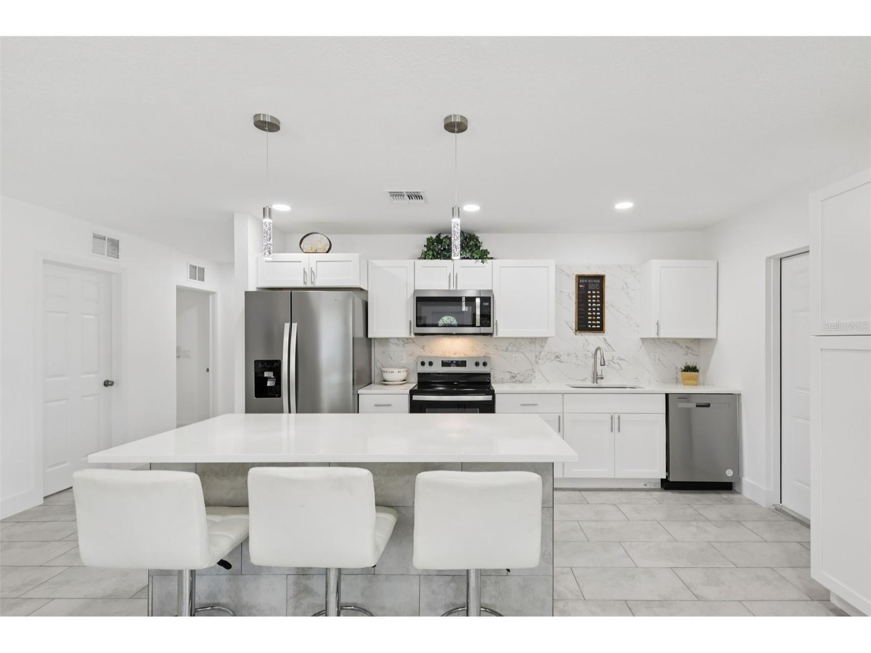 3530 Goodrich Avenue Sarasota FL 34234 A4695567 image12