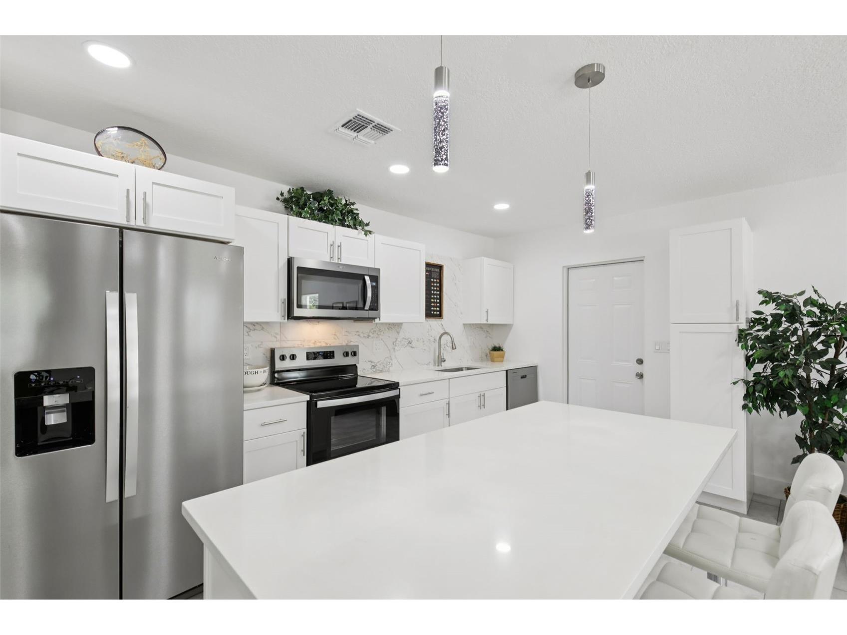 3530 Goodrich Avenue Sarasota FL 34234 A4695567 image14