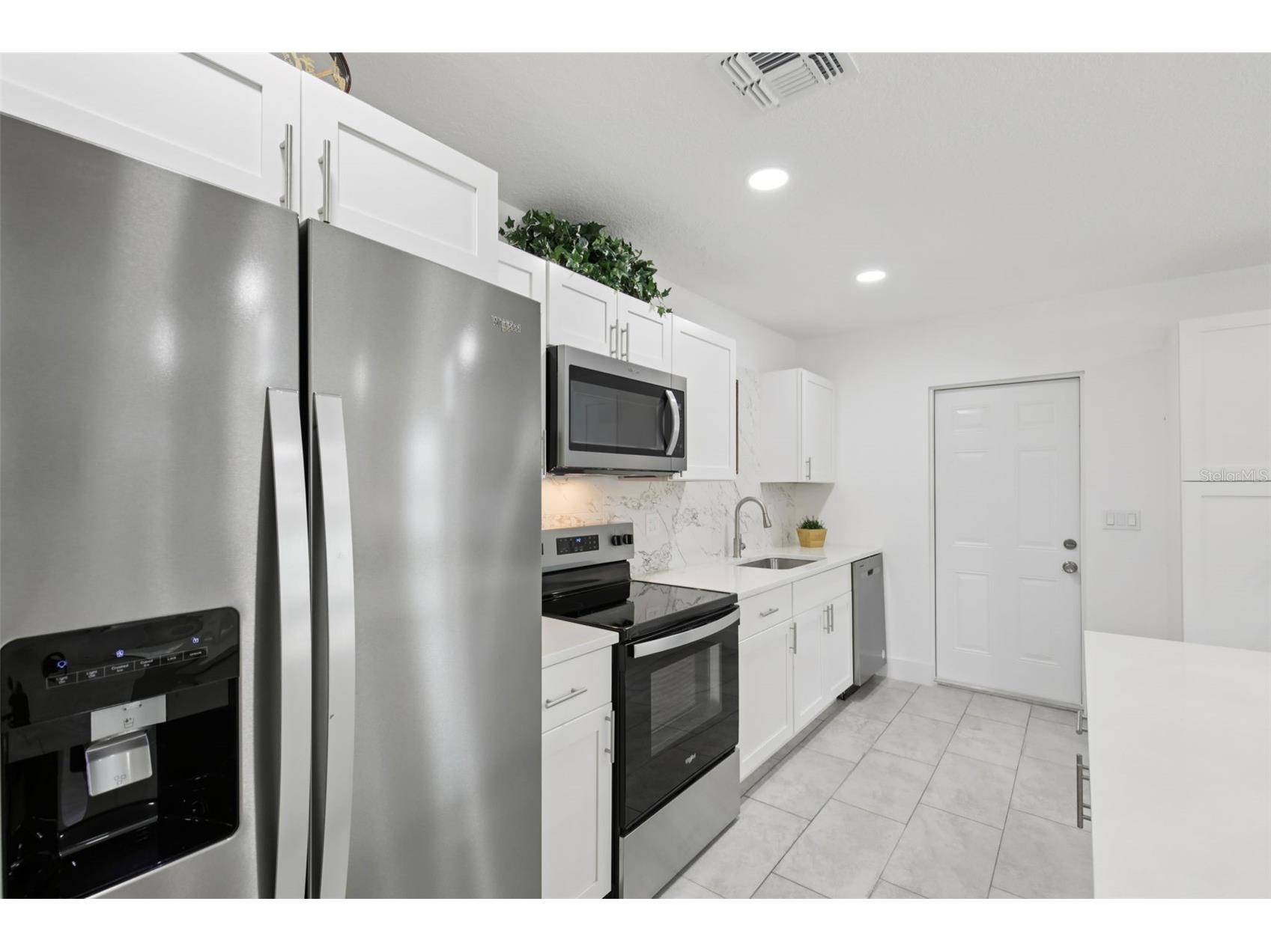 3530 Goodrich Avenue Sarasota FL 34234 A4695567 image16