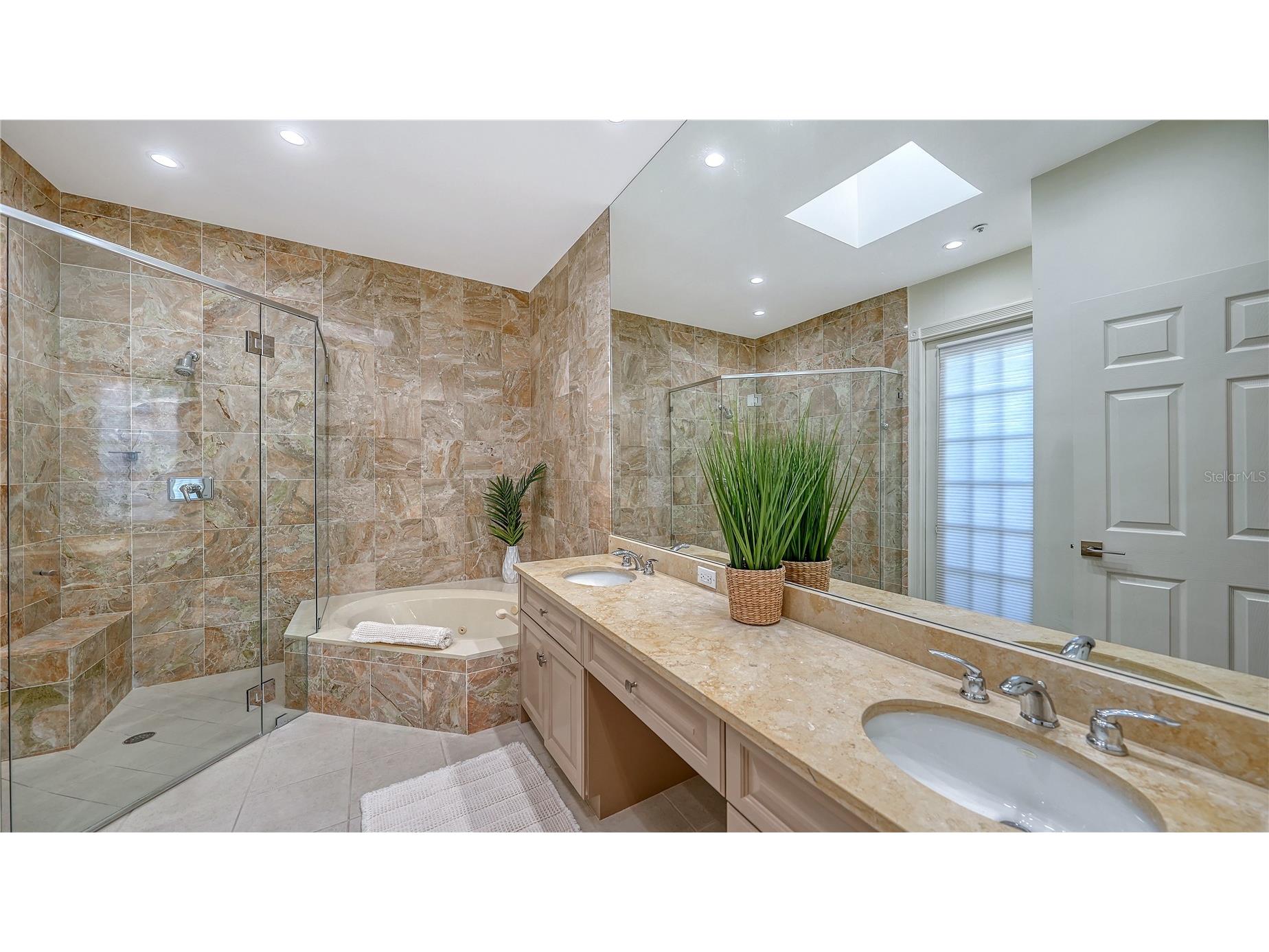 3530 Mistletoe Lane Longboat Key FL 34228 A4680887 image24