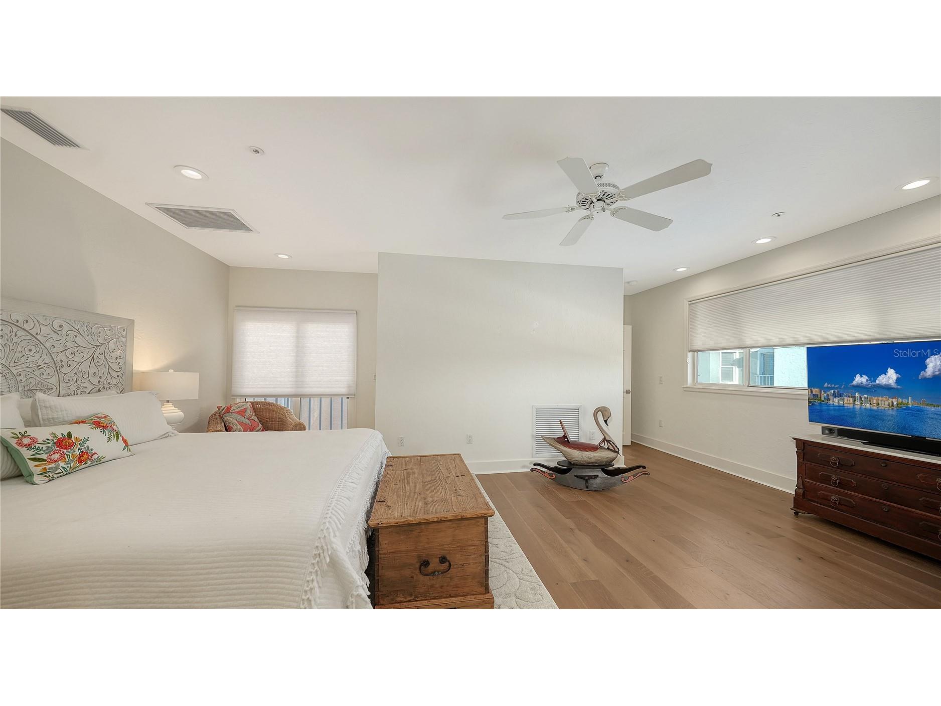 3530 Mistletoe Lane Longboat Key FL 34228 A4680887 image32