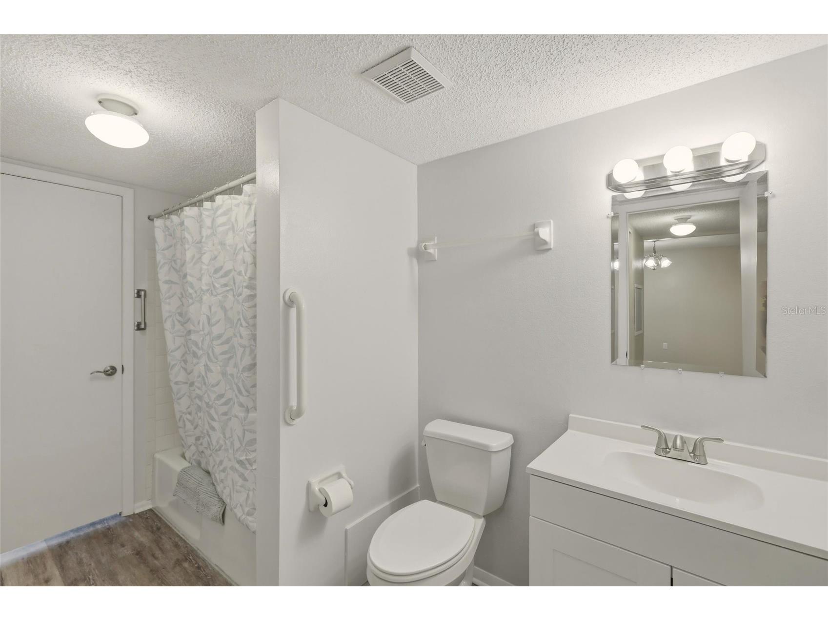 3531 Lake Bayshore Drive #J106 Bradenton FL 34205 A4672127 image22