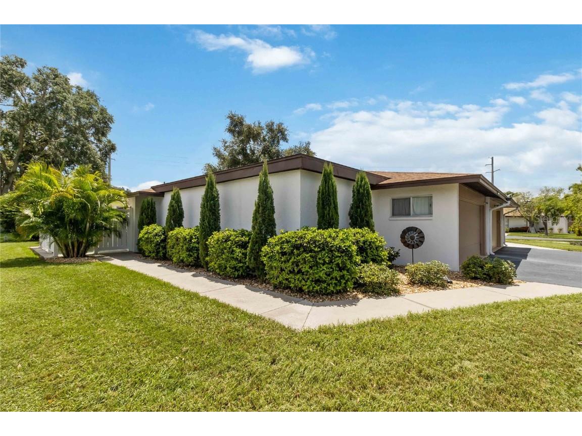 3531 N Village Court #210 Sarasota FL 34231 A4615732 image1