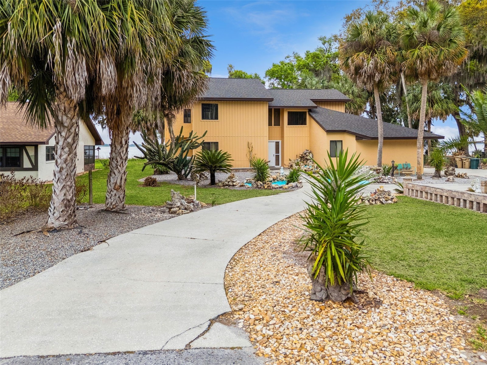 35312 W Griffin Drive Fruitland Park FL 34731 - LAKE GRIFFIN O6391104 image3