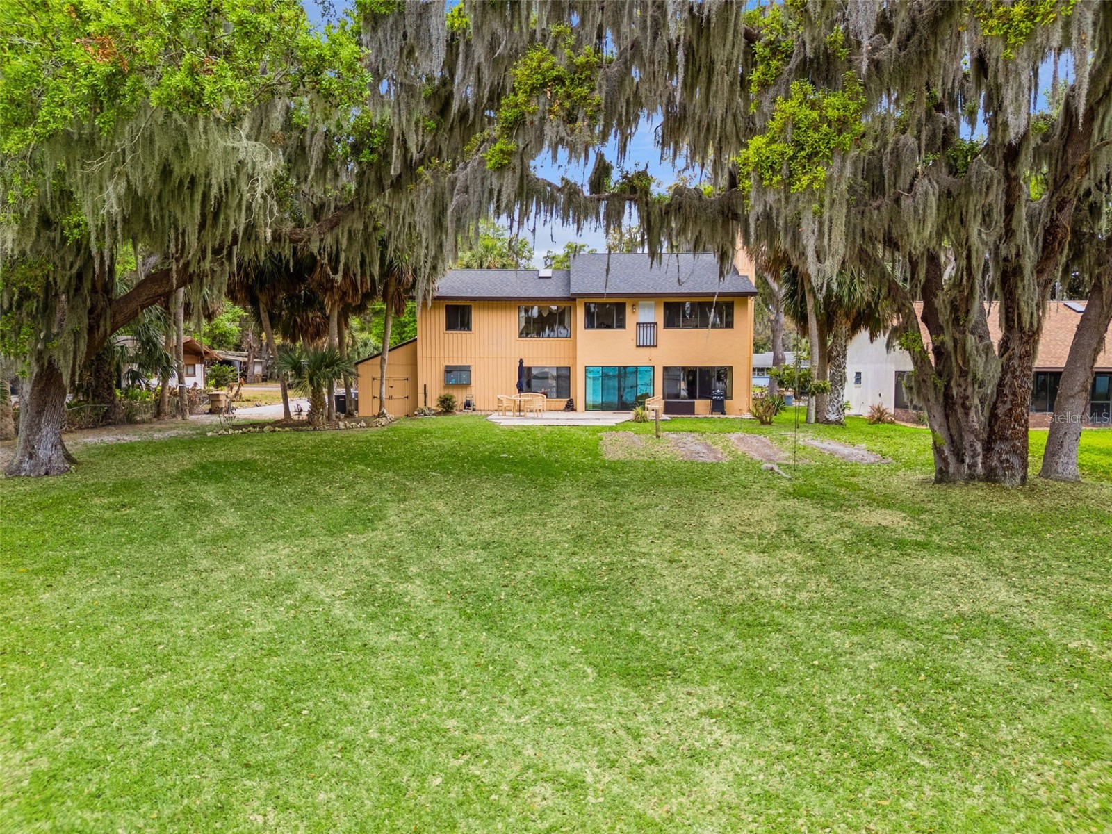 35312 W Griffin Drive Fruitland Park FL 34731 - LAKE GRIFFIN O6391104 image35