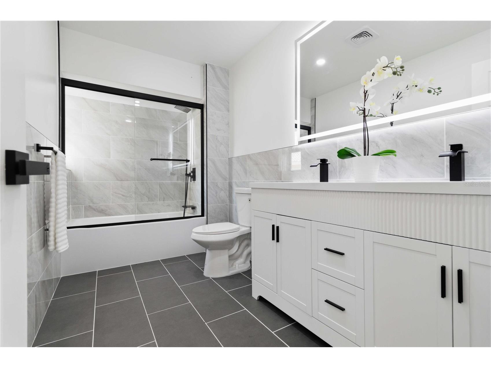 3535 Village Green Drive Sarasota FL 34239 A4694600 image33