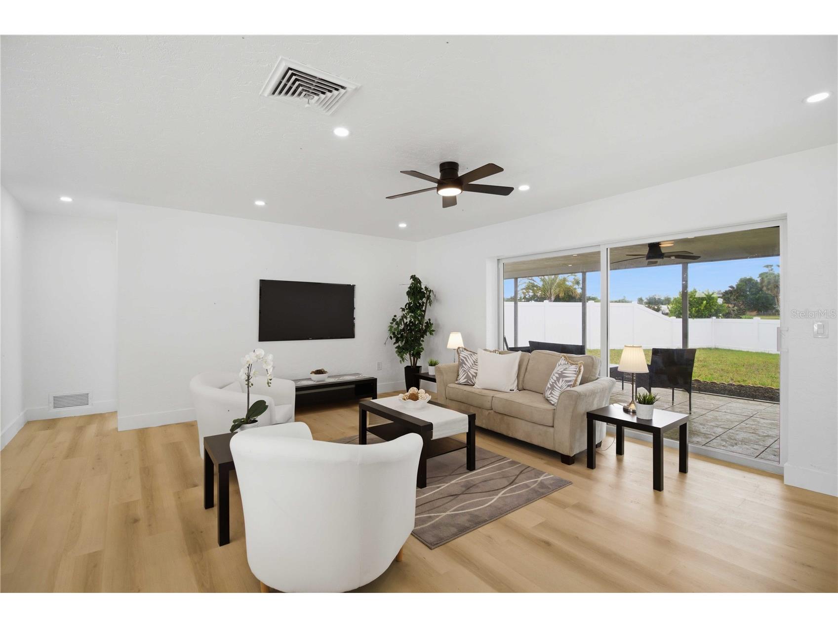 3535 Village Green Drive Sarasota FL 34239 A4694600 image9