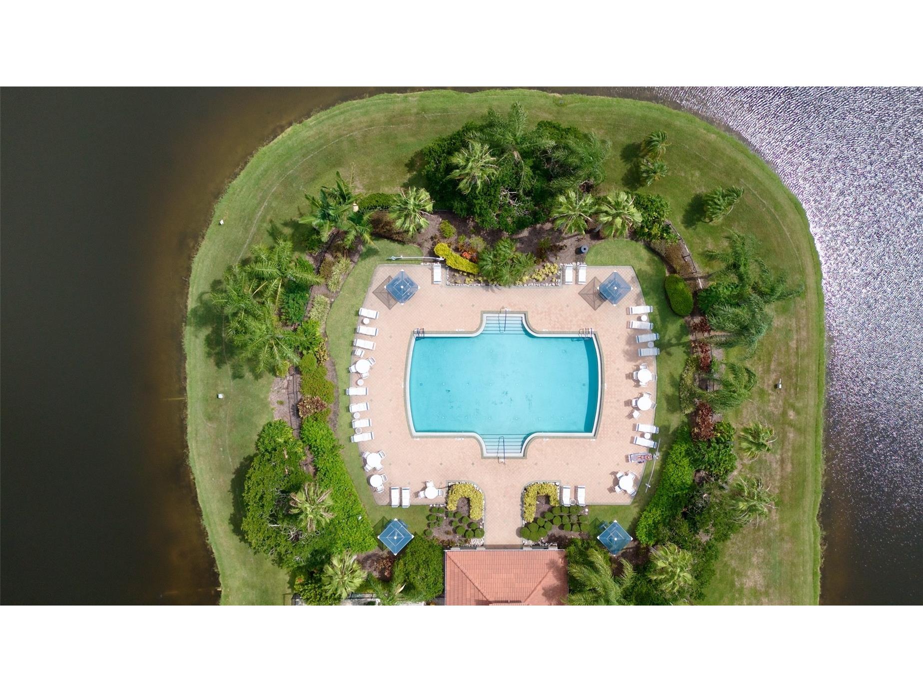3537 Parkridge Circle #15-106 Sarasota FL 34243 A4671680 image30