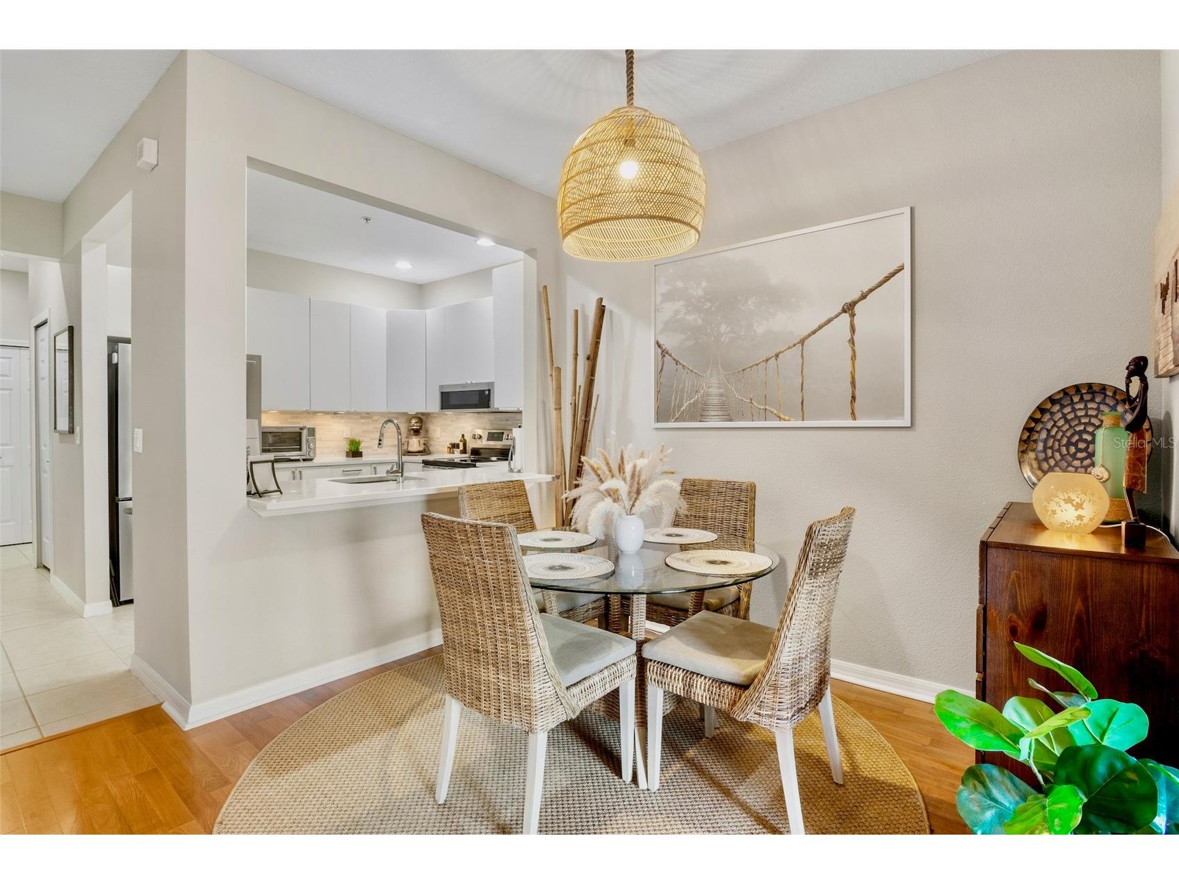 3537 Parkridge Circle #15-106 Sarasota FL 34243 A4671680 image8