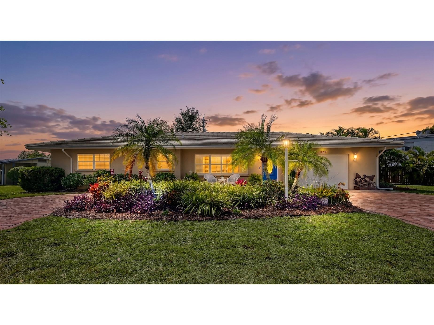 3537 S School Avenue Sarasota FL 34239 A4691686 image1