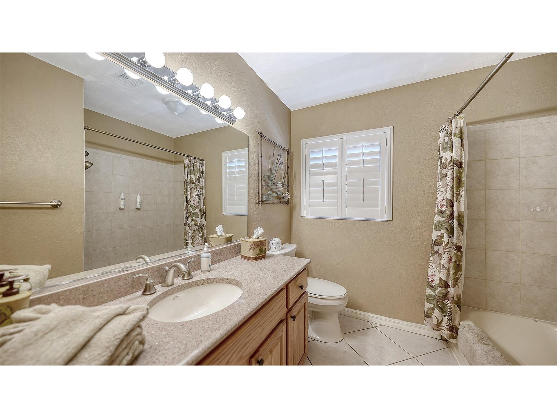 3537 S School Avenue Sarasota FL 34239 A4691686 image32