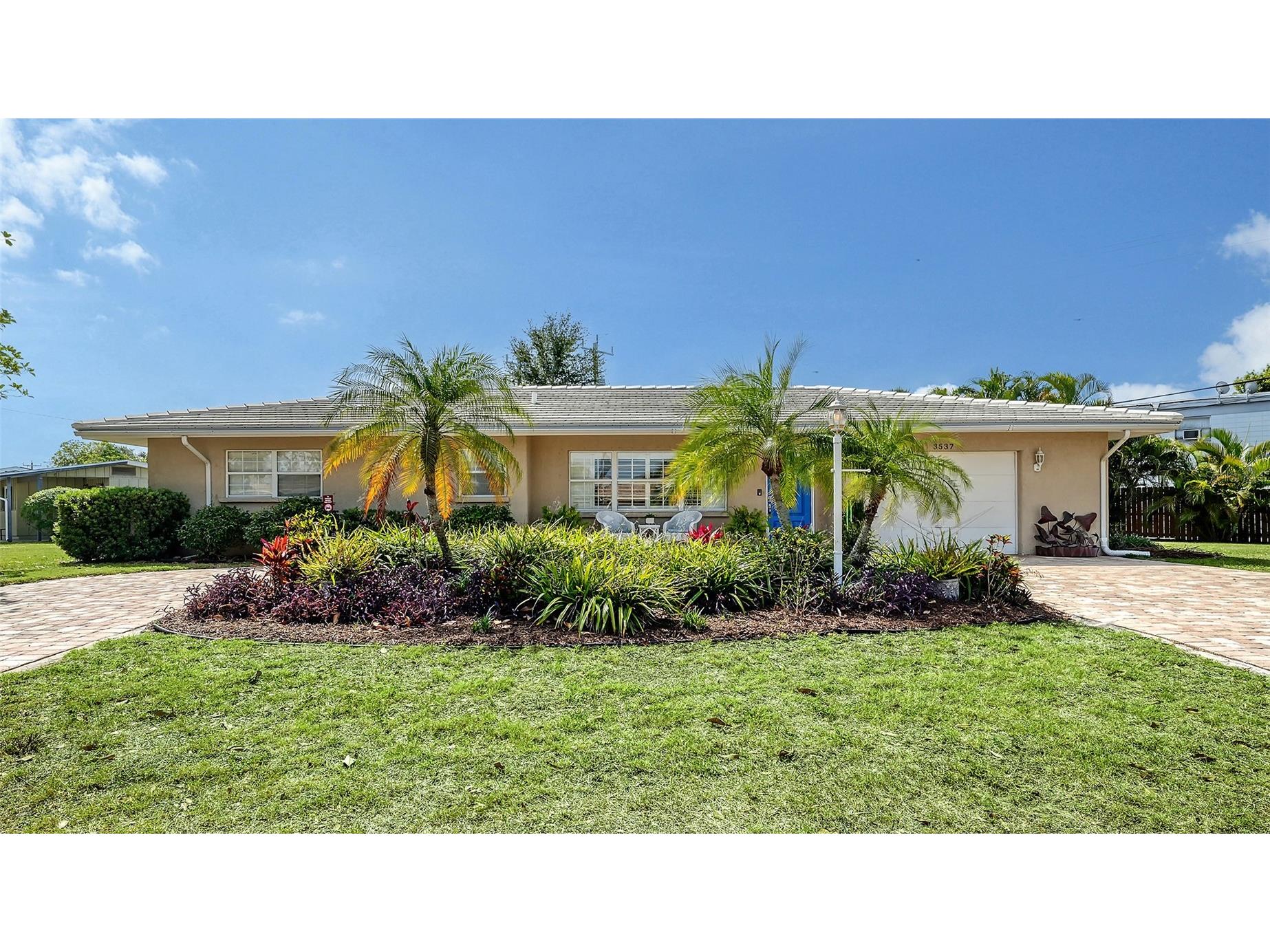 3537 S School Avenue Sarasota FL 34239 A4691686 image4