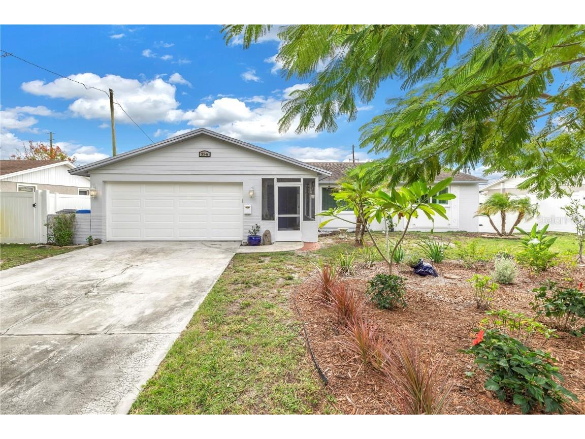 354 74th Avenue NE Saint Petersburg FL 33702 U8216459 image1