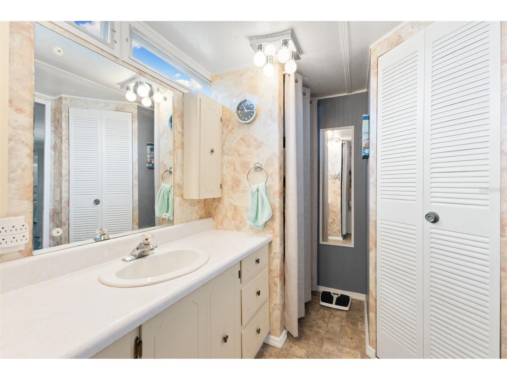 354 Quiet Way Palmetto FL 34221 A4678665 image24