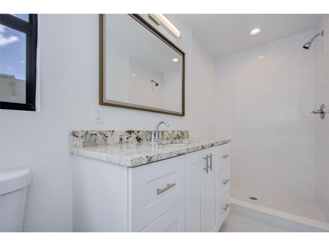 3540 65th Avenue Circle E Sarasota FL 34243 A4662787 image10