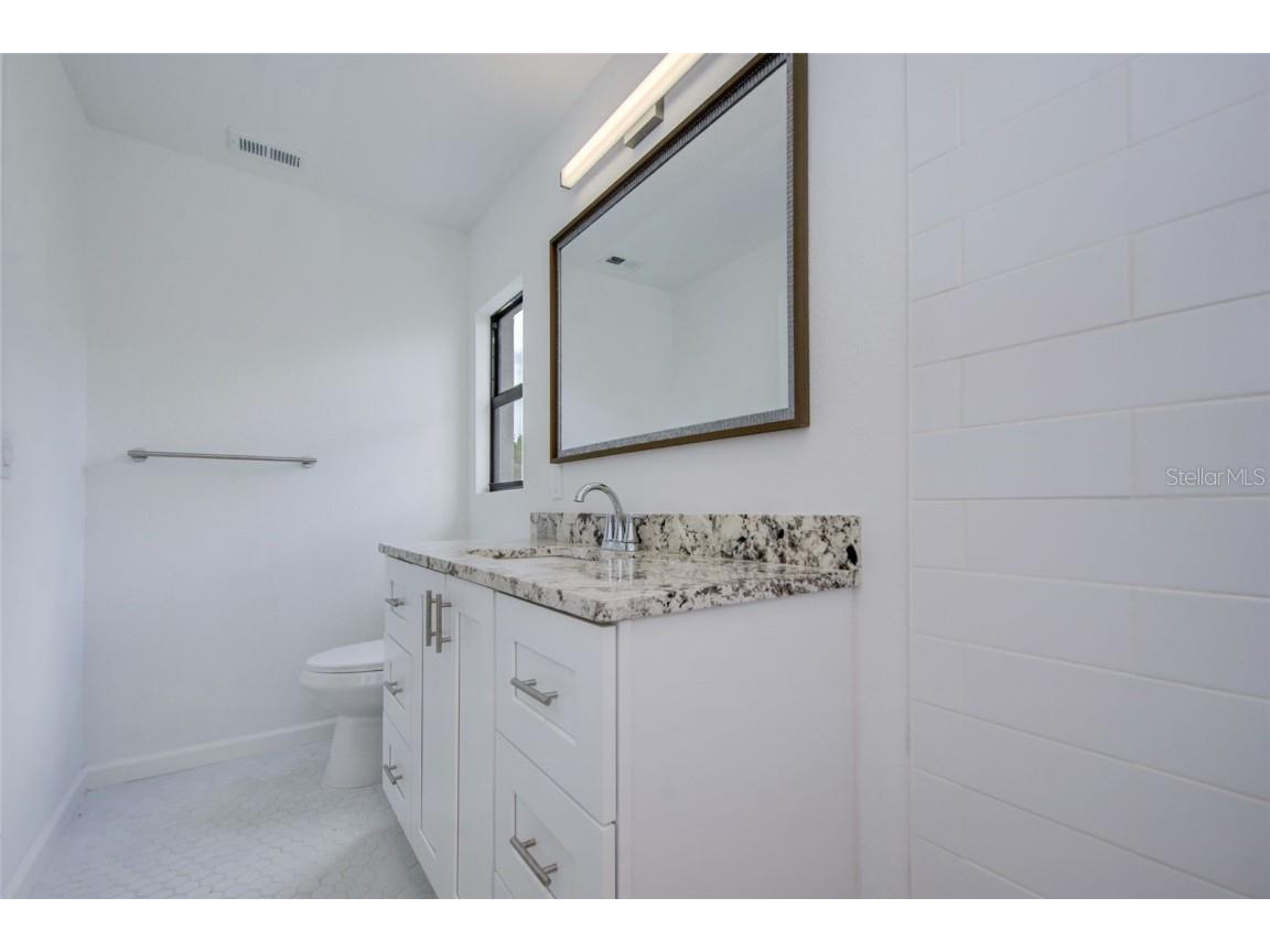 3540 65th Avenue Circle E Sarasota FL 34243 A4662787 image11