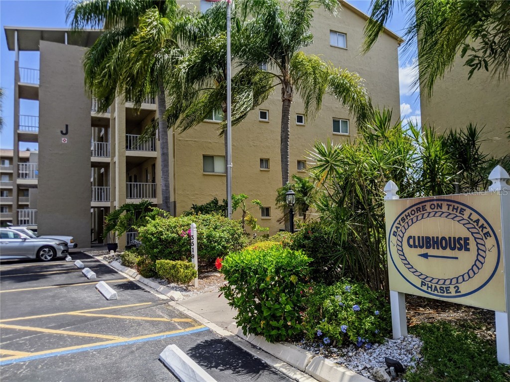 3541 Lake Bayshore Drive #J-111 Bradenton FL 34205 A4592189 image1