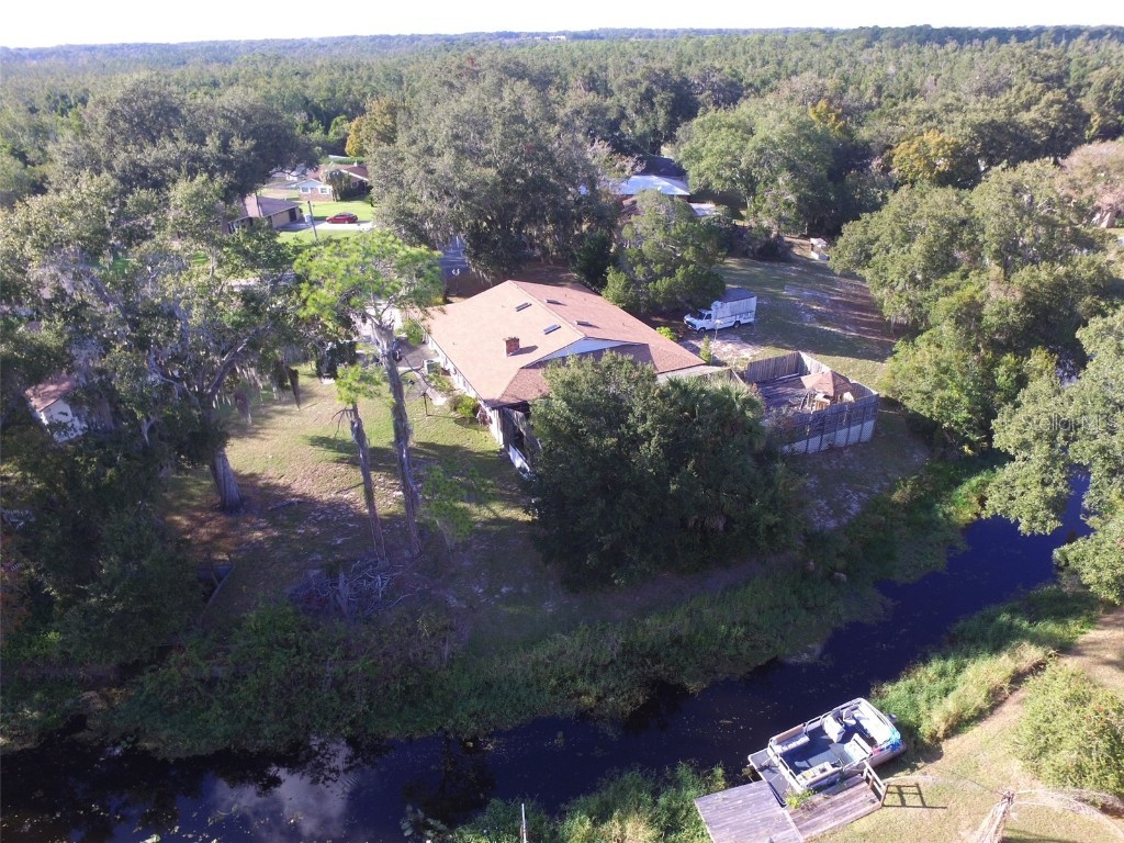 35412 Crescent Drive Fruitland Park FL 34731 - CANAL TO LAKE GRIFFIN O6363023 image4