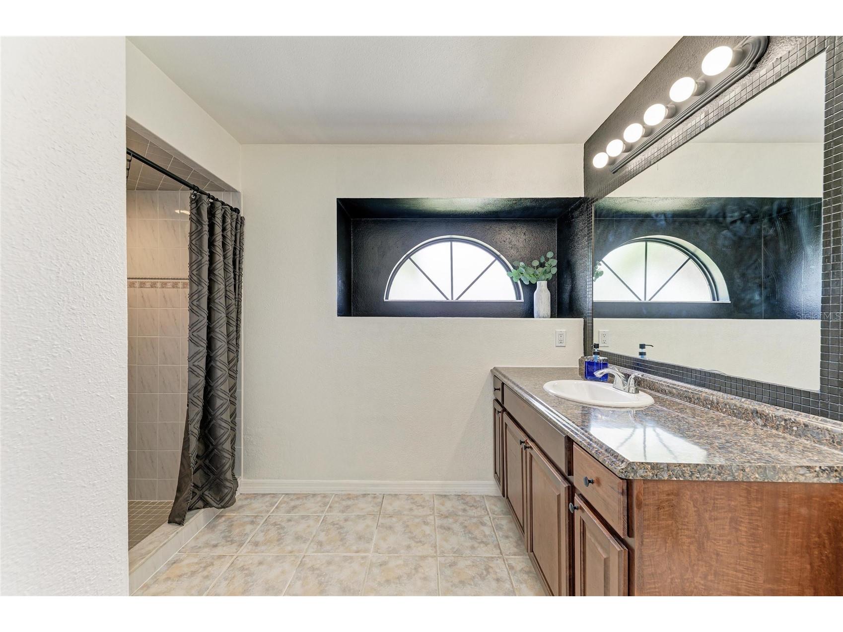 3543 65th Avenue Circle E Sarasota FL 34243 A4694314 image18