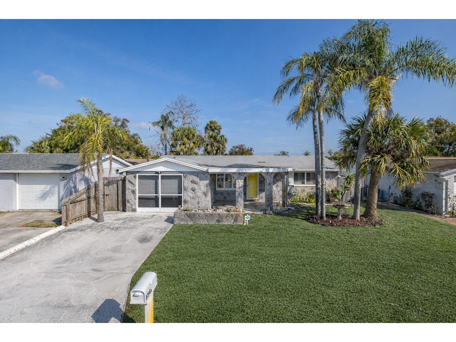 3543 Hoover Drive Holiday FL 34691 W7883169 image1